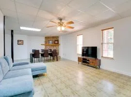 Near Trails and Live Music Cozy Atlanta Apt!