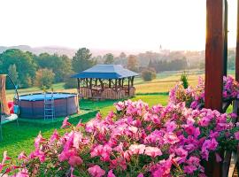 Komfortowy domek z kominkiem, domek z jacuzzi - LIMANOWA - NOWY SĄCZ, hotel en Limanowa