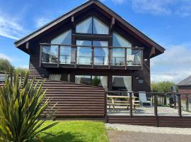 Redwood at Retallack Resort, hotel in Saint Columb Major