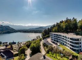 Apartment Top 5 Alpe maritima Seeblick-Bergkulisse by Interhome