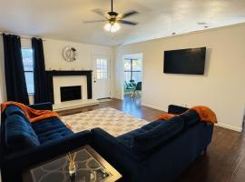 Fenced Yard • Fire pit • Fireplace • Pet Friendly, hotel en Wylie