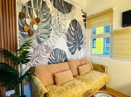 Cozy place near pavilion mall and Sm starosa, alojamento em Bi&ntilde;an