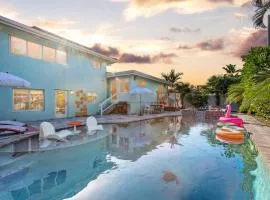 Luxury Villa Pool Jacuzzi Cinema and Game Room