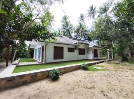 Priyanwada The Lake Cottage, hotel en Nikawatawana