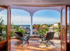 Sayulita Penthouse 2BR w Pool and Views
