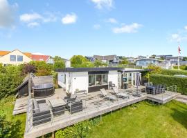 Holiday Home Delan - 75m from the sea by Interhome, hotel en Hejlsminde