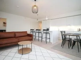 Spacious Apartment for 2 with Sauna in V