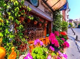 Walnut Shell Hotel