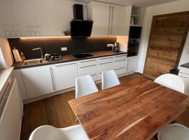 Ferienwohnung Prutz Tullenweg 17 Oberinntal Tirol, hotel in Prutz