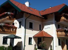 Pension Ballwein, bed and breakfast en Salzburgo