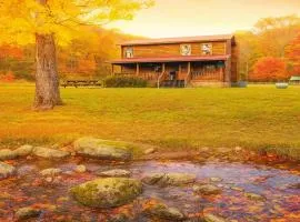 Riverside Retreat Cabin w Hot Tub & Fire Pit