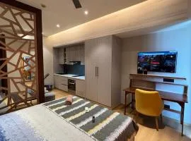 Vaelora Stay Modern & Cozy Studio Apartment