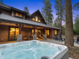 Whispering Pines Escape in Suncadia- Hot Tub, BBQ, Firepit, Fully Equipped Kitchen, Smart TVs, Hi-speed Wi-Fi, hotel in Roslyn