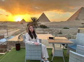 Golden Scarab Pyramids Hotel, hotel v Káhiře