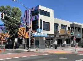 Urban Chic Home 10 Min from Disneyland With Pool & GYM
