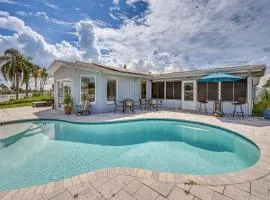 Sunset Views and Hot Tub Lakefront Holiday Retreat!