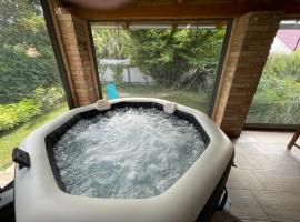 R&oacute;zsa Apartman Dombori，Fadd-Dombori的自炊式住宿