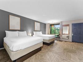 Compton Ridge Lodge，位于布兰森的酒店