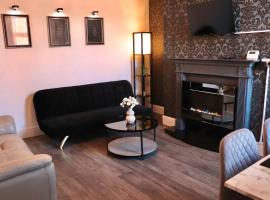 Blooming 2 bedroom Property, hotel di Beeston Hill