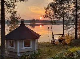 Villa Salme lemmikkiystävällinen mökki Taivalkoskella Jokijärven rannalla