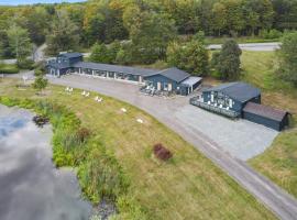 Lakelyn Lodge, hotel in Lakeville
