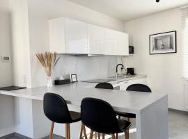 Appartement au coeur de Spa avec parking priv&eacute;, golf hotel in Spa