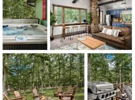 River Access Cabin w Hot Tub Kayaks WiFi Grill