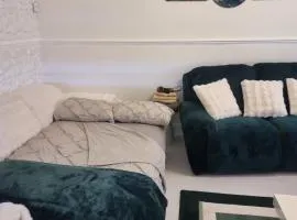 Lackco's Dulux Room for Royals