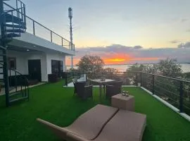 Nipper Benoa - 4BR Beach Front Sunset Villa