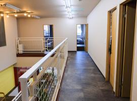 ゲストハウスシナノスイー Guest House Shinano Swee, hotel u gradu Omači
