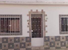 Casa completa central 3 quartos - 2025, hotel in Valença