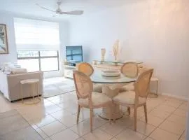 Montipora Luxe Beachside Apartment