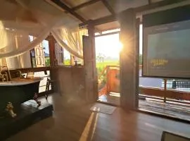 Fieldlight & Pool Villa 云上稻影 Rice View