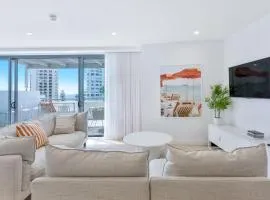 Burleigh Coastal Family Escape by Housemark Escapes