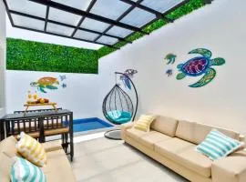 Luxury home-heated Pool-2bedroom