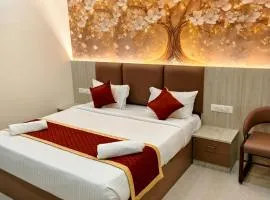 6 Face Hotel by AMR