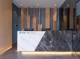 ZMAX Hotels Shenzhen Lianhuacun Metro Station
