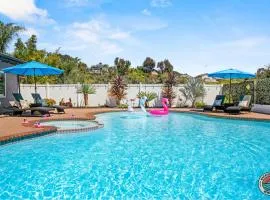 Cozy Coastal Hangout-Pool, Spa & Game Night Ready!