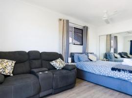 Sandstone Point Cove Studio, Hotel in Sandstone Point