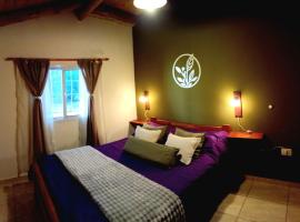 Cabañas Flor De Lis, hotel in Valle Hermoso