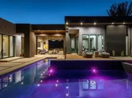 Gatsby by Fieldtrip Modern Luxury with Infinity Pool Game Room