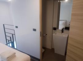 Utopia Naiharn Condo Loft, hotel in Rawai Beach