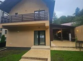 IUNIk