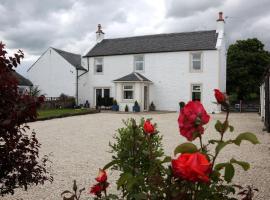 Crofthead Farm House: Tarbolton, Ballochmyle Golf Club yakınında bir otel