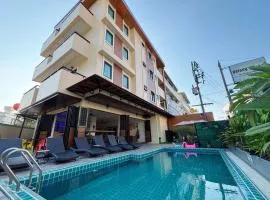 Swimming Pool Apartment Hotel
