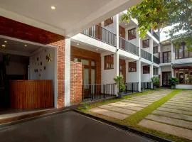 Harohi Hotel and Residence