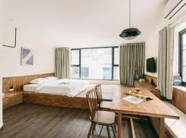 The Silver Lantern Hanoi-Urban Escape with Balcony Access-Coffee 24-7