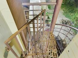 Hotel O A K residency, hotel in Pīlamedu