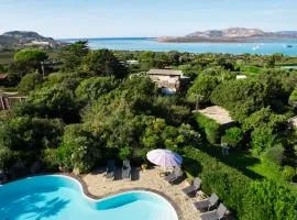 Villa Flor, Exclusive House with Pool in Stintino