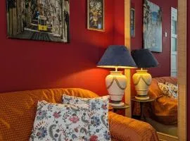 Charming D'Ourique 3-Bedroom Apartment with Private Balcony in Central Campo de Ourique, Lisbon